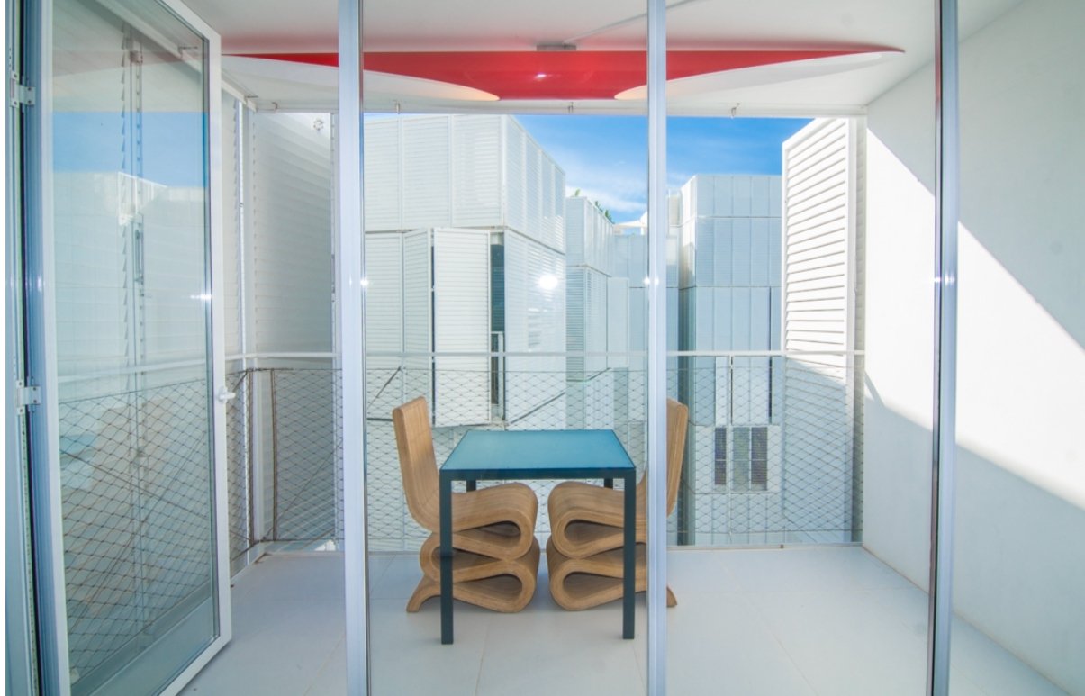 Beautiful 2-bed apartment in the charming Patio Blanco in Marina Botafoch | Summer Rental
