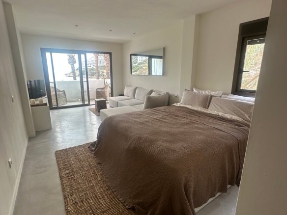 Sea-view studio apartment with breathtaking views of Cala Llonga