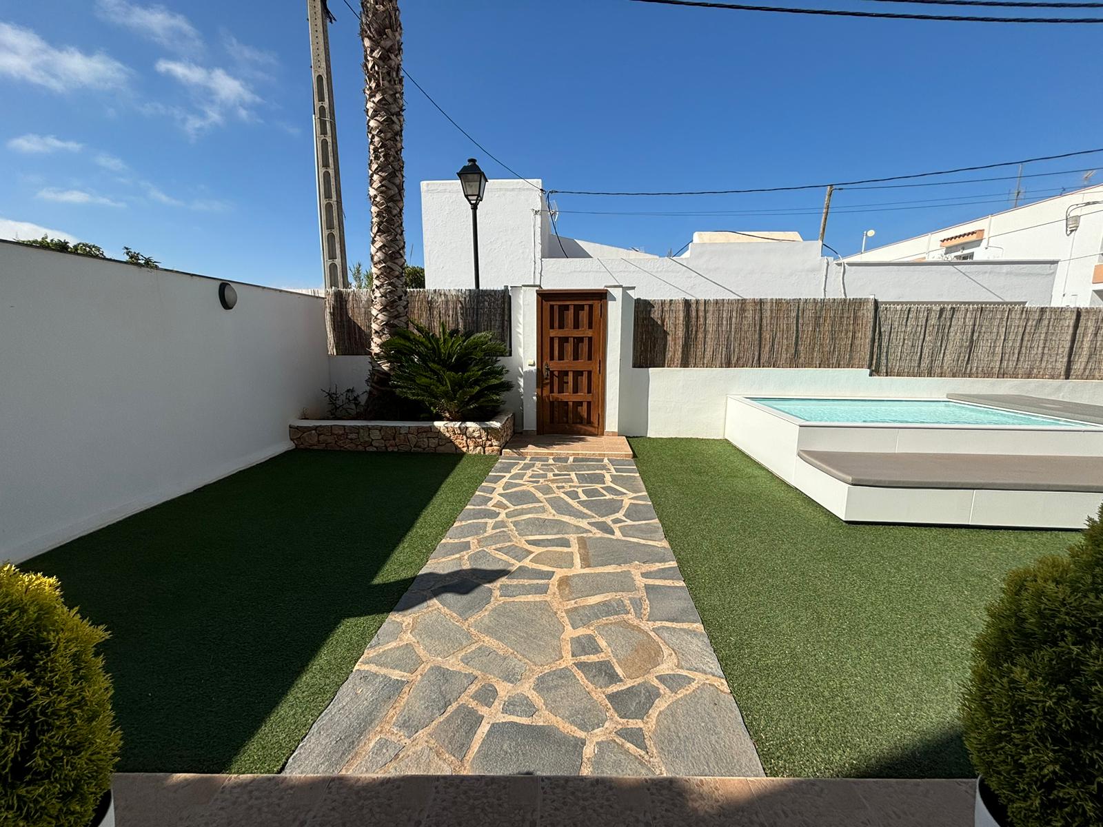 Magnificent Ground Floor Apartment located in San Rafael