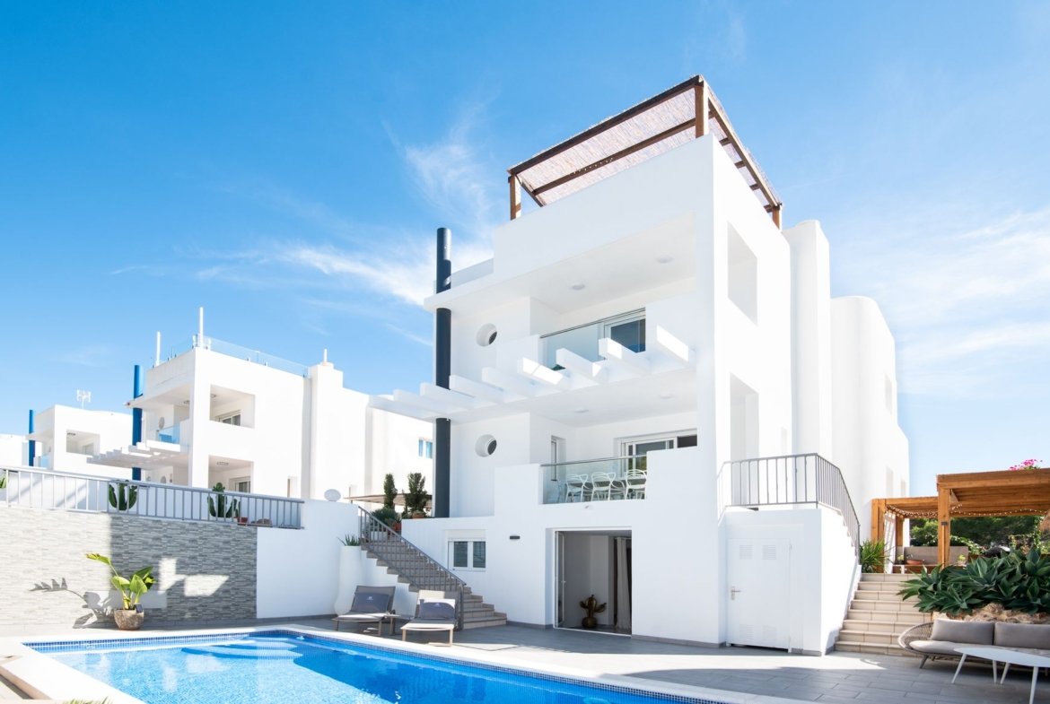 Magnificent 5-Bedroom Villa with Panoramic Sea Views and tourist license in Cala Vadella