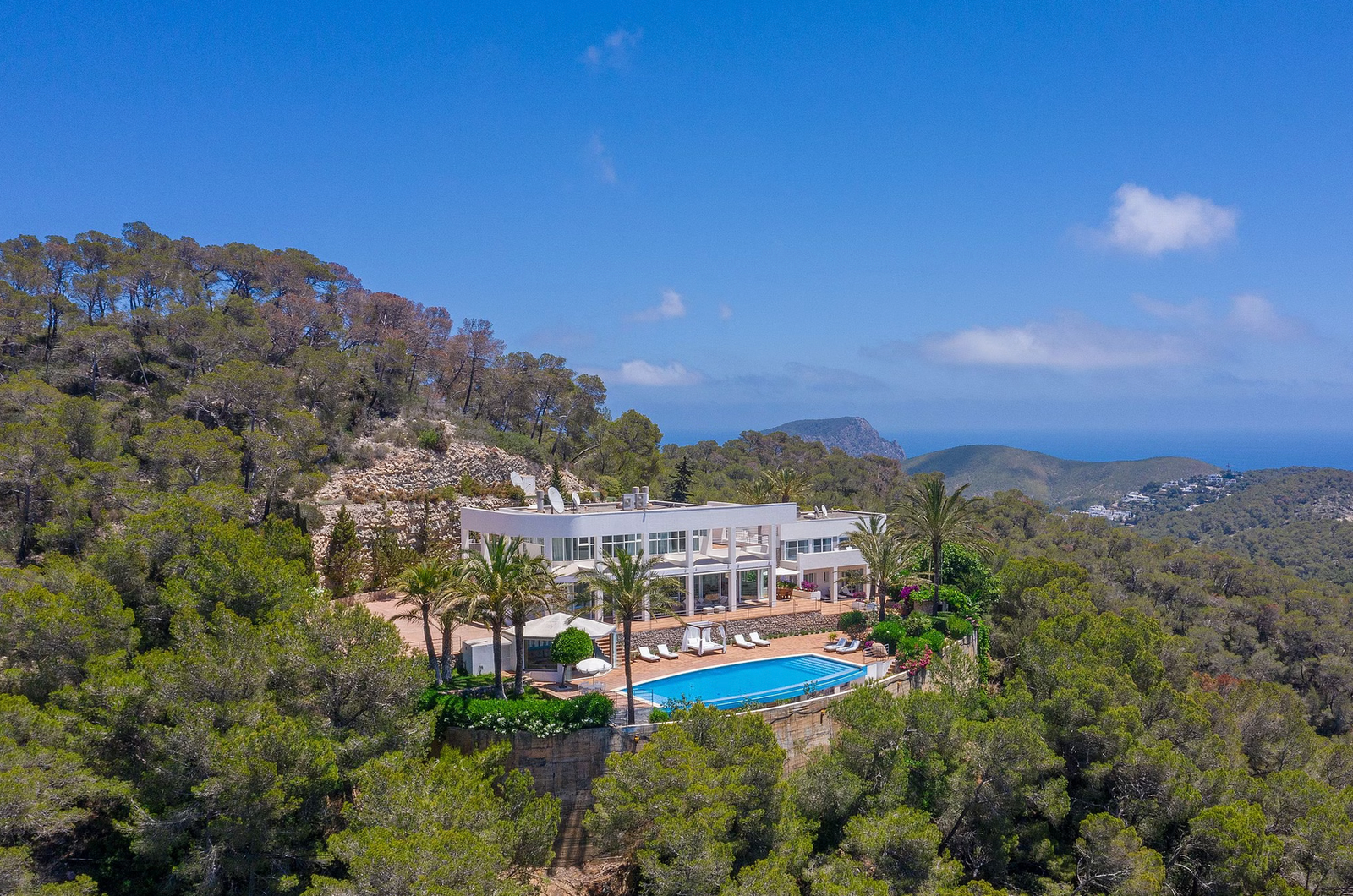 Exclusive Mansion with Sea Views in the Mountains near Jesús
