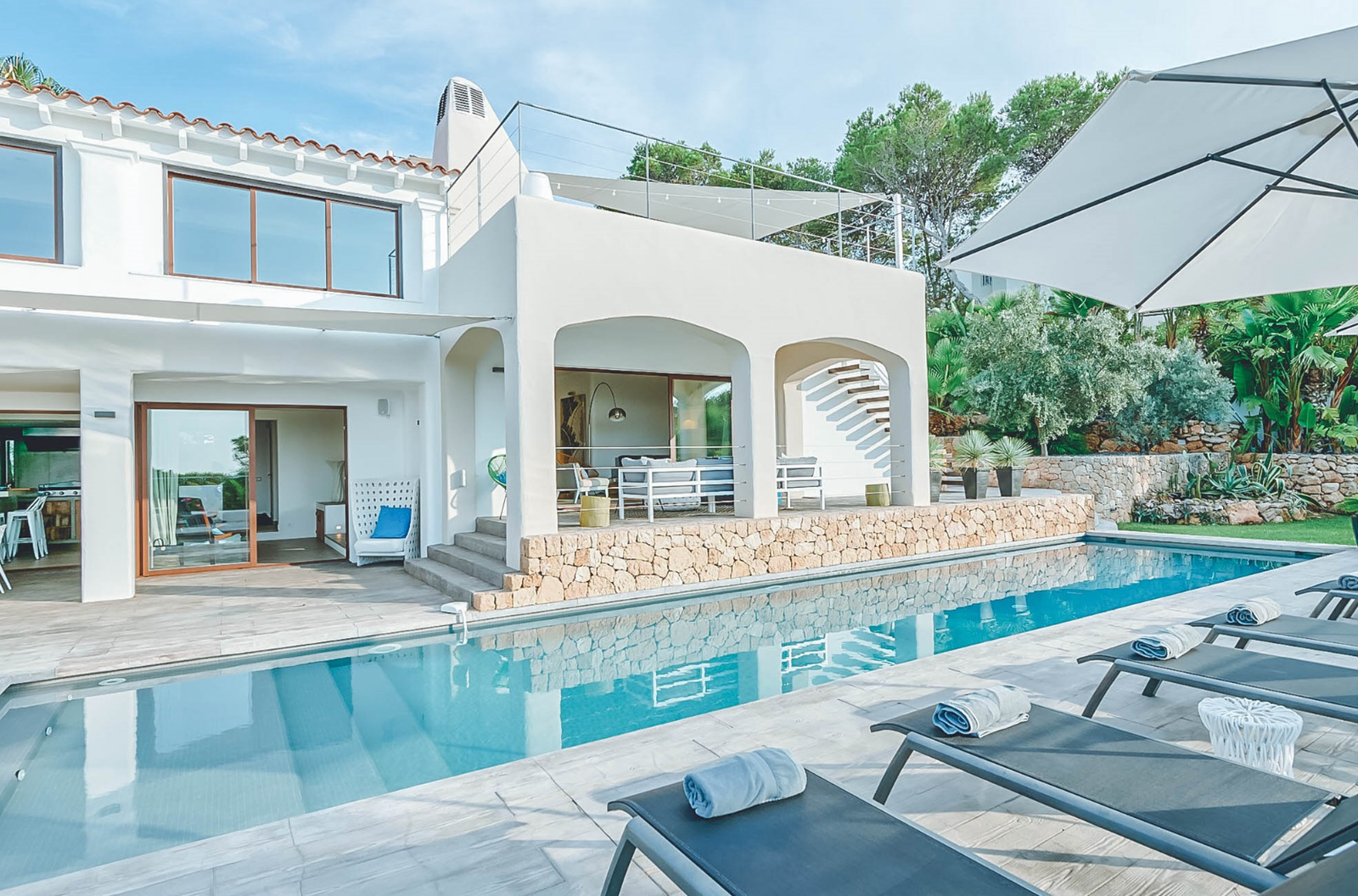 c c anual villa 1 Luxury 5-Bedroom Villa with Stunning Sea Views and Spectacular Sunsets