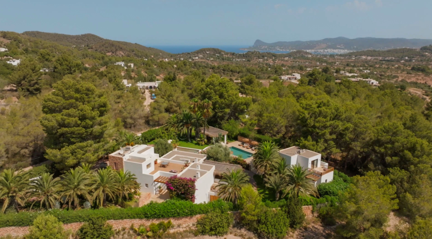 Magnificent modern rural villa with 6 bedrooms located in San José
