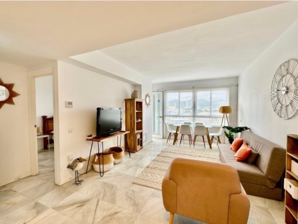 Modern and Cozy 1-Bedroom Apartment for Summer Rental in Marina Botafoch
