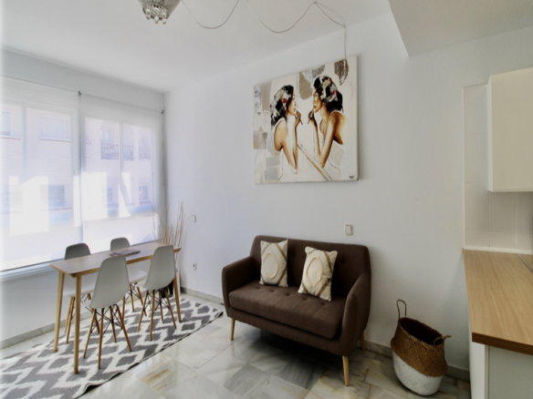 Bright and Cozy 1-Bedroom Apartment for Annual Rent in Marina Botafoch