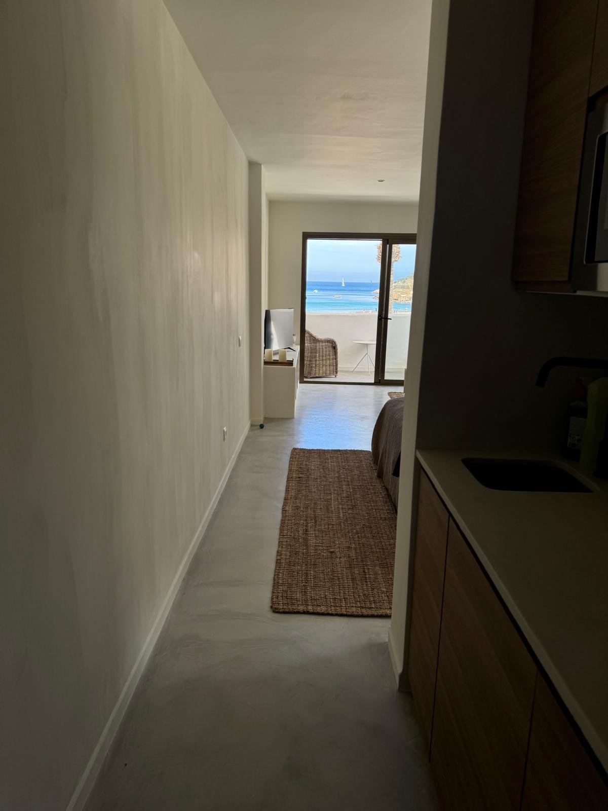 Sea-view studio apartment with breathtaking views of Cala Llonga