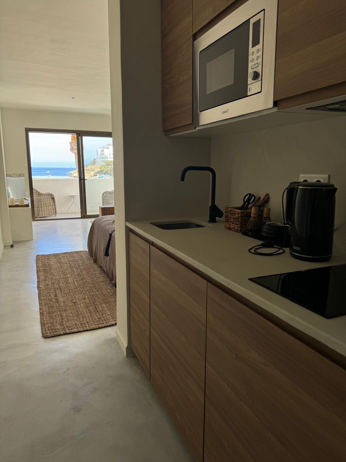Sea-view studio apartment with breathtaking views of Cala Llonga