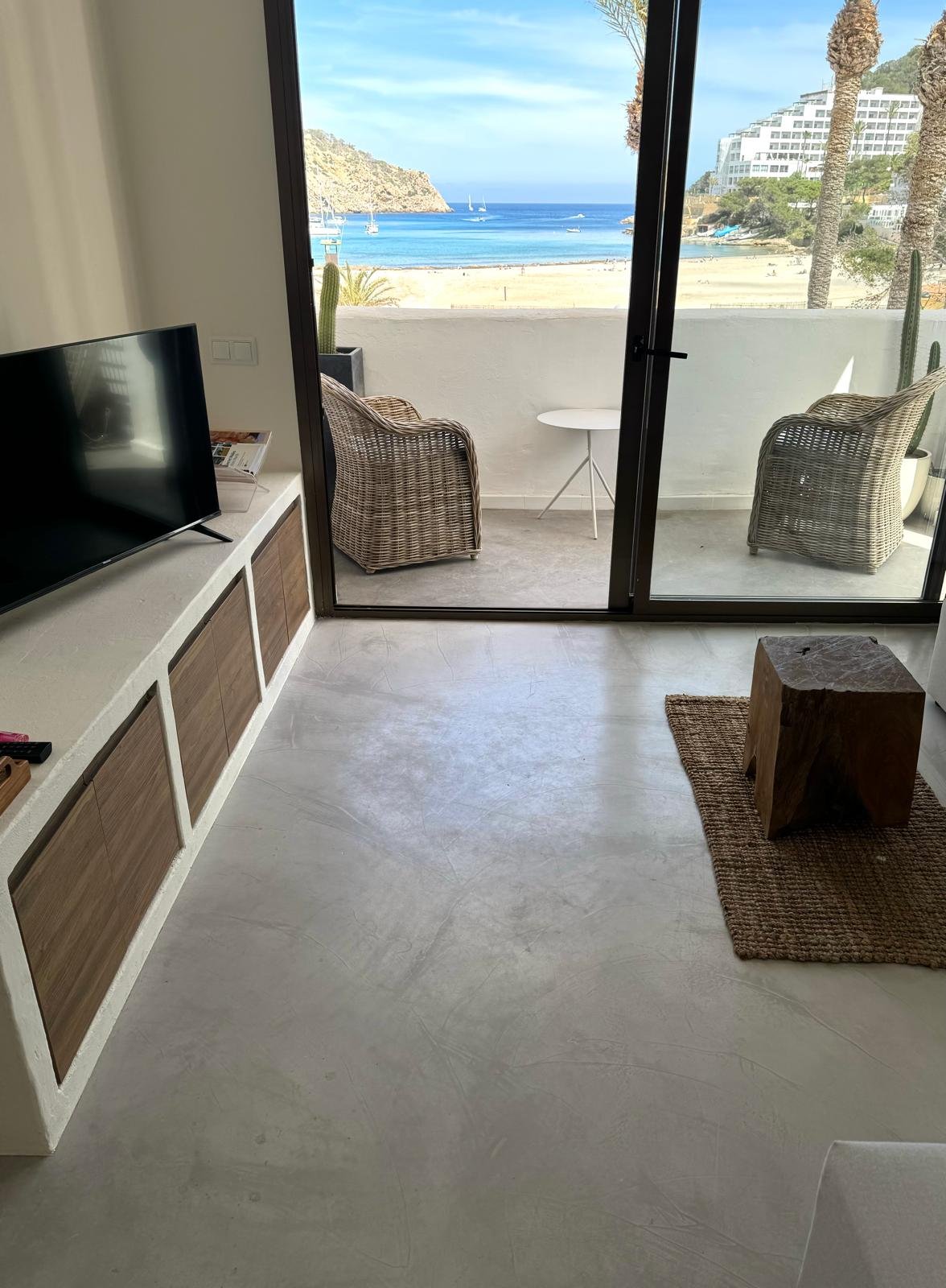 Sea-view studio apartment with breathtaking views of Cala Llonga
