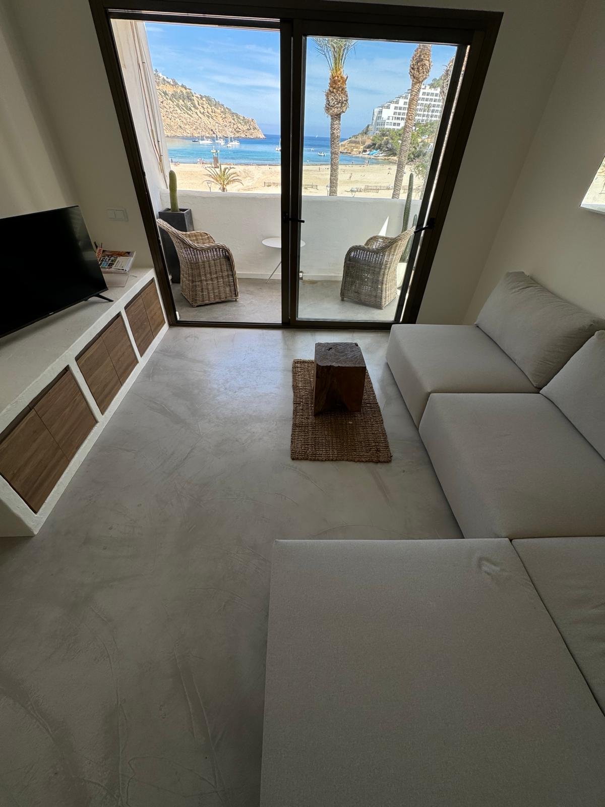 Sea-view studio apartment with breathtaking views of Cala Llonga