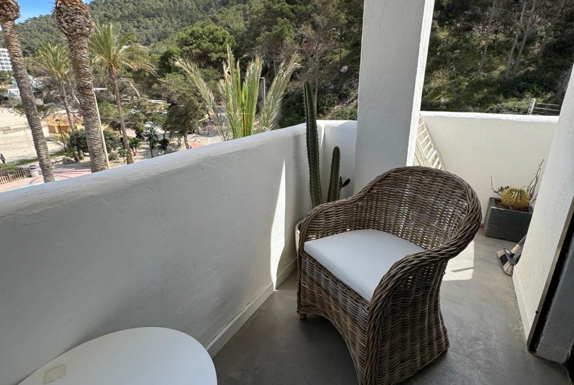 Sea-view studio apartment with breathtaking views of Cala Llonga