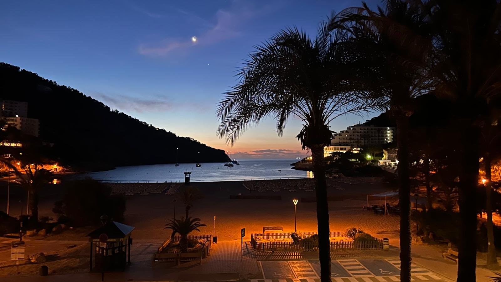 Sea-view studio apartment with breathtaking views of Cala Llonga