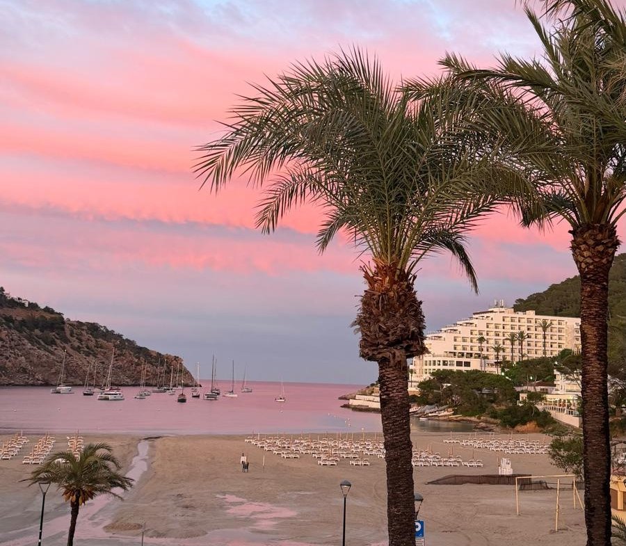 Sea-view studio apartment with breathtaking views of Cala Llonga