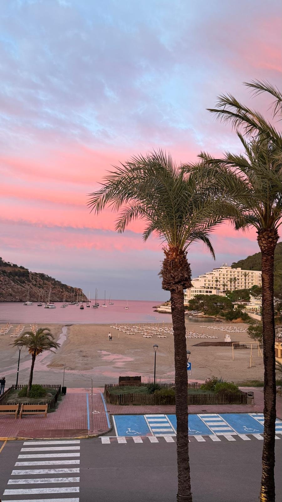 Sea-view studio apartment with breathtaking views of Cala Llonga