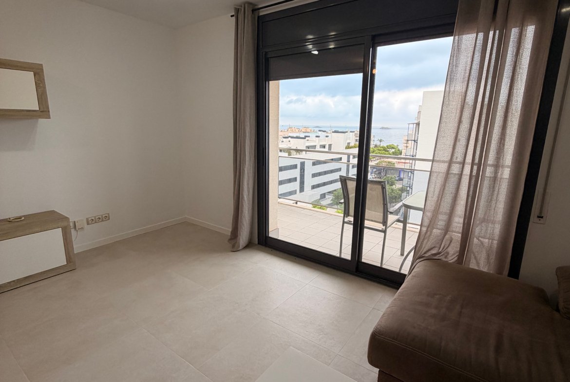 RENTED Beautiful 3-bed apartment for Winter 2026 in Playa d’en Bossa