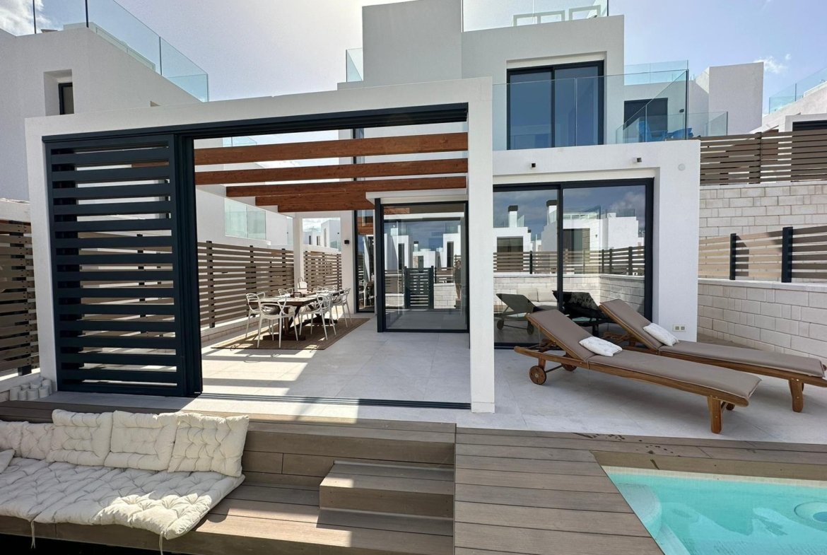 Beautiful 3-bed duplex with swimming pool in Cala Tarida from 15.09.2026-15.08.2027