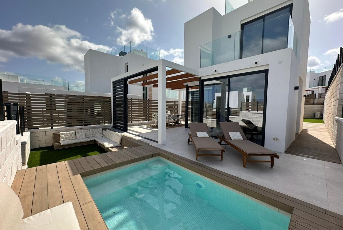 Beautiful 3-bed duplex with swimming pool in Cala Tarida from 15.09.2026-15.08.2027