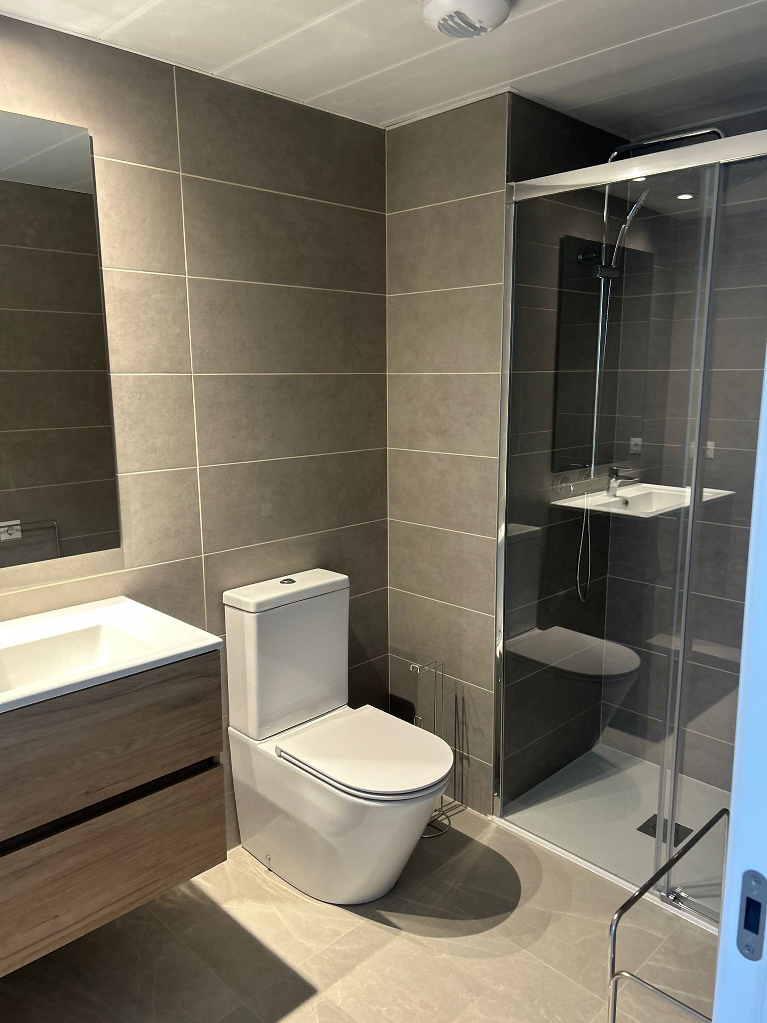 PHOTO-2026-04-06-19-31-22 17 Modern 3-Bedroom Apartment in Playa d’en Bossa from 15.10.2026