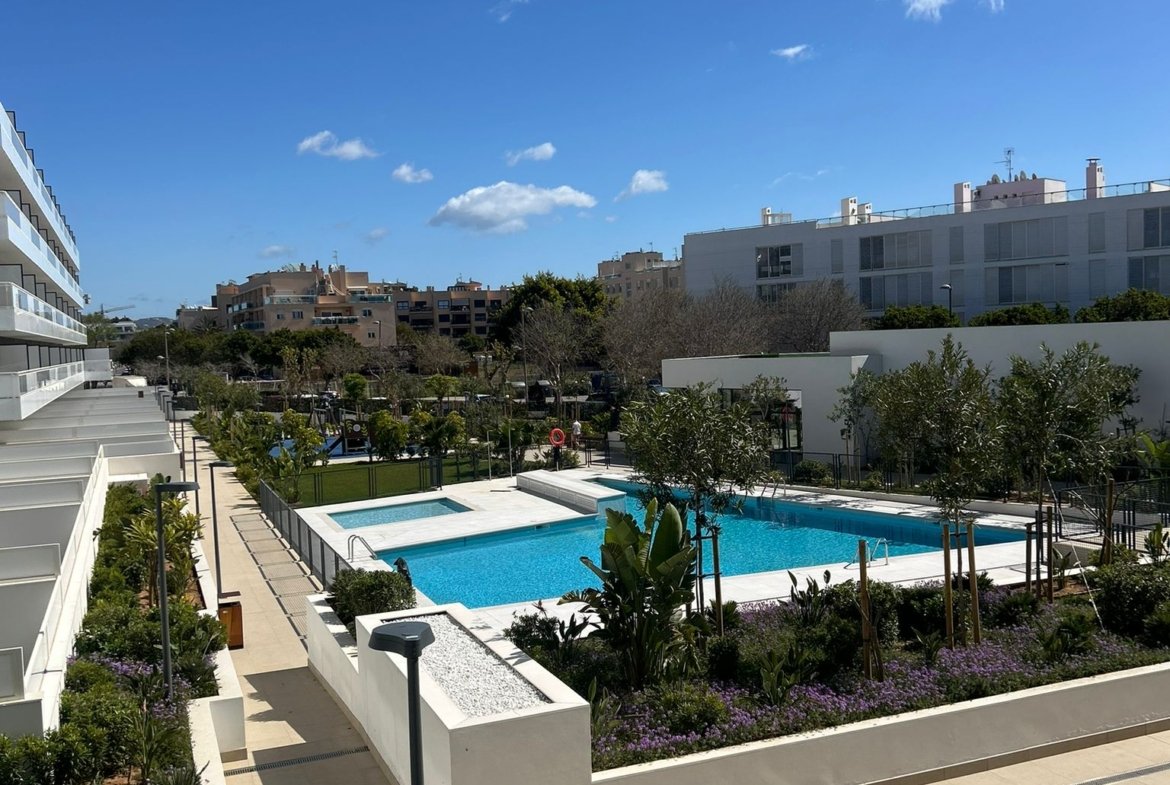 Modern 3-Bedroom Apartment in Playa d’en Bossa from 15.10.2026