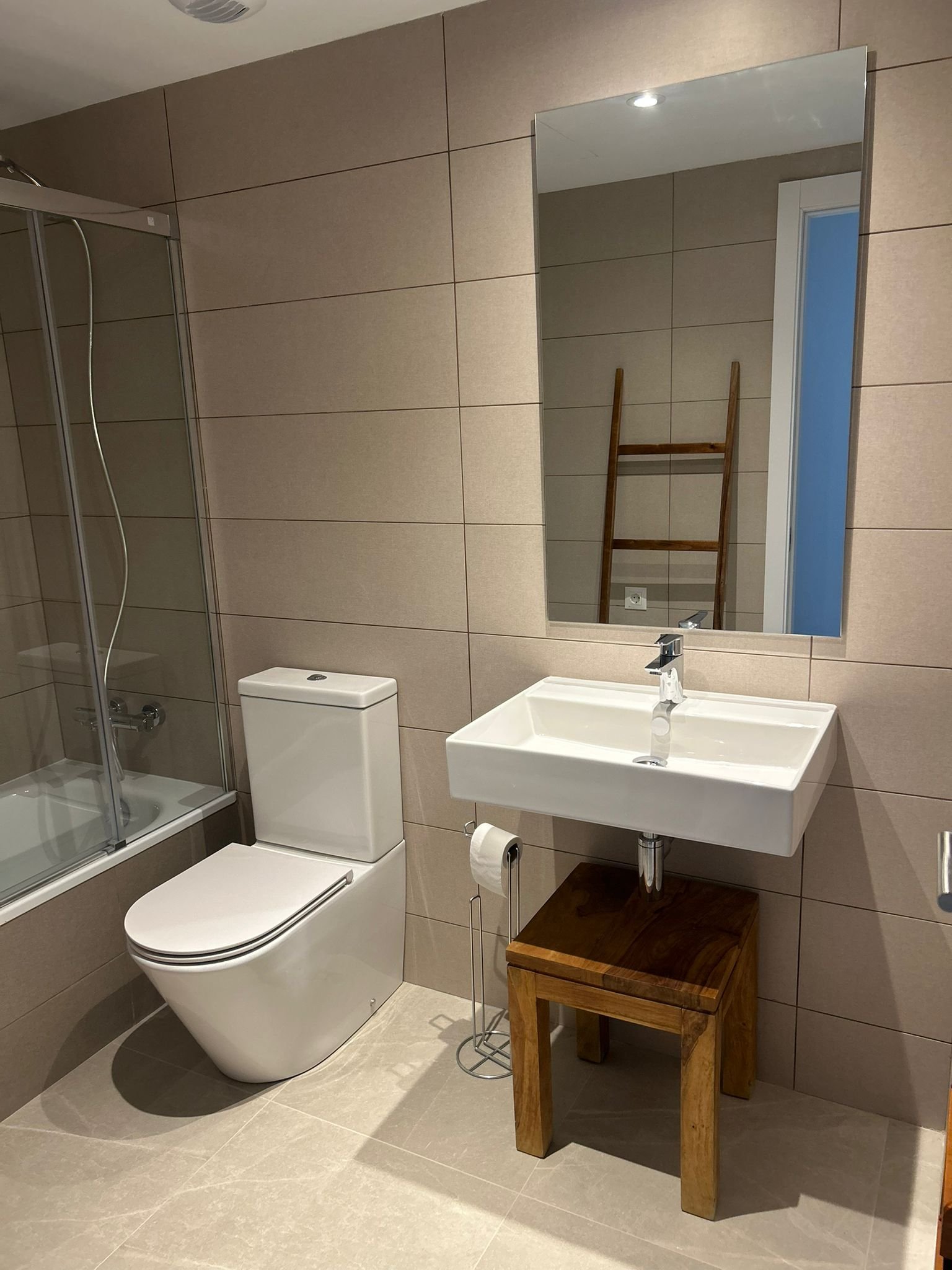 PHOTO-2026-04-06-19-31-22 32 Modern 3-Bedroom Apartment in Playa d’en Bossa from 15.10.2026