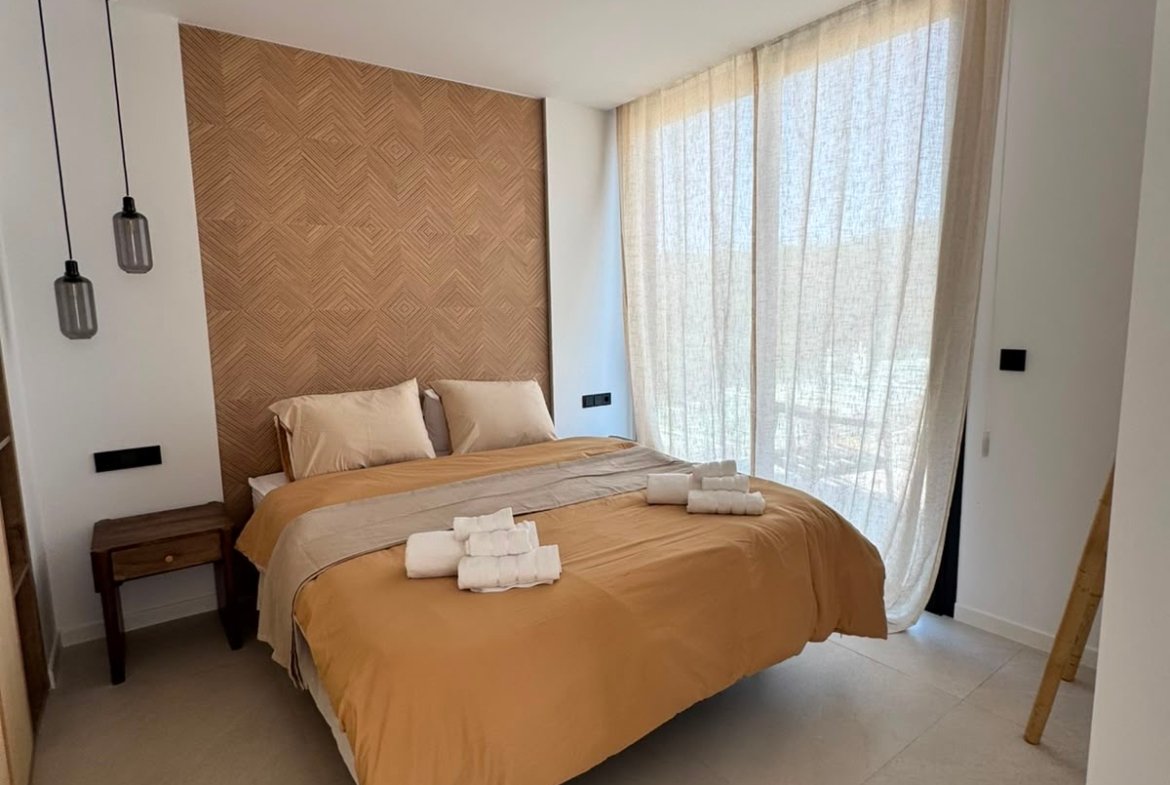 Beautiful 3-bed duplex with Swimming Pool in Cala Tarida Summer 2026