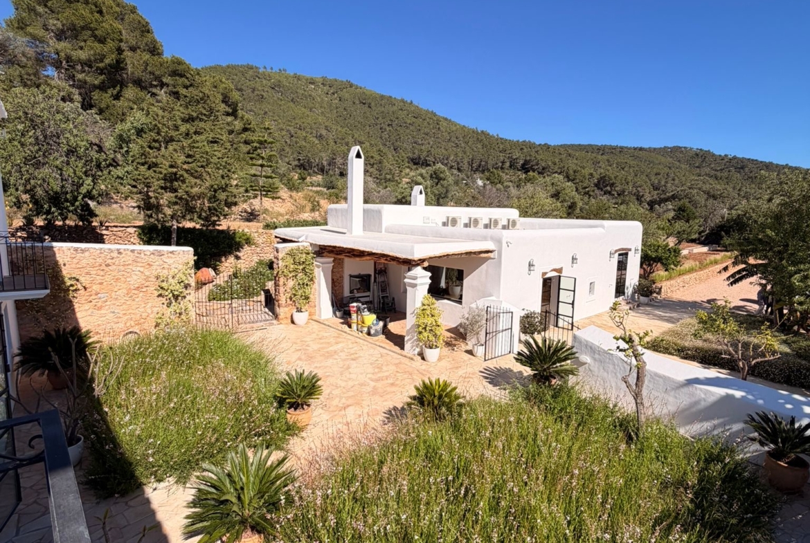 Luxury Countryside Estate for Annual Rent in San Lorenzo