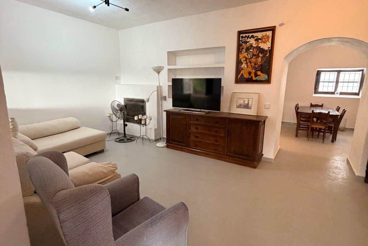 Countryside House in Santa Eulalia Available for Longterm Rental