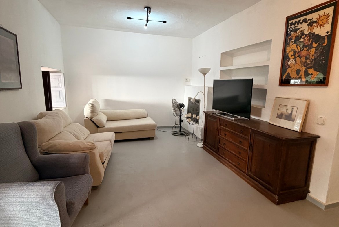 Countryside House in Santa Eulalia Available for Longterm Rental