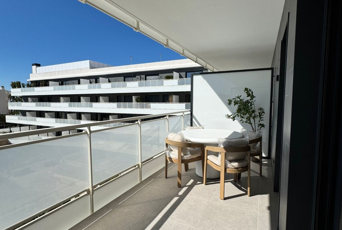 Luxury New-Build Penthouse in Playa d’en Bossa – Available from Mid July to October