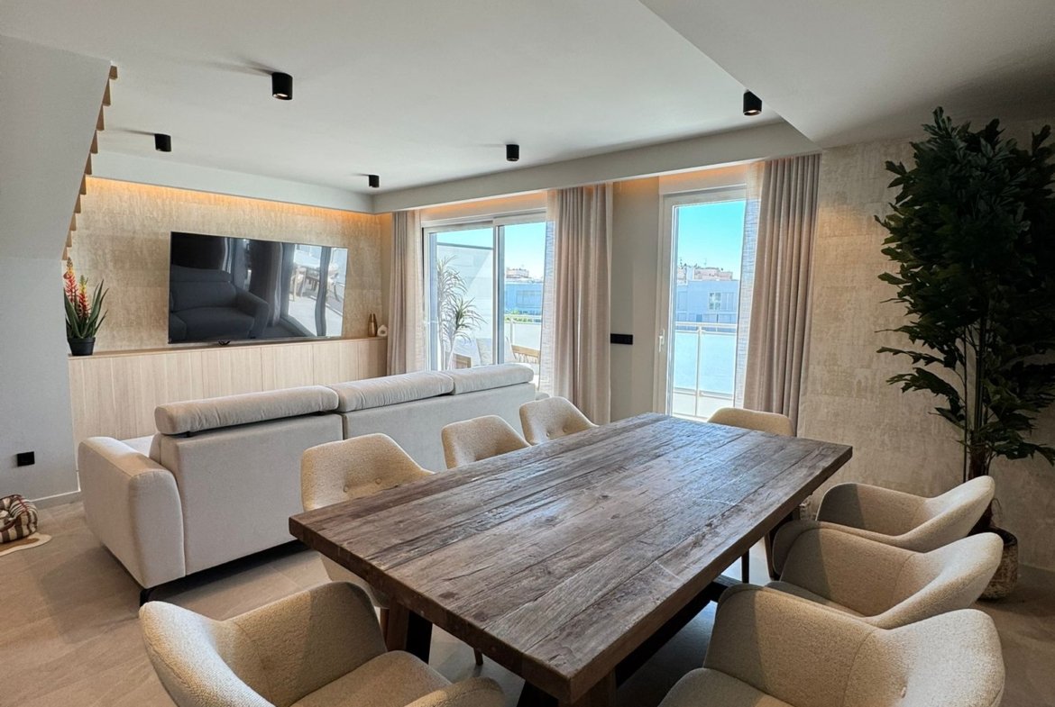 Luxury New-Build Penthouse in Playa d’en Bossa – Available from Mid July to October