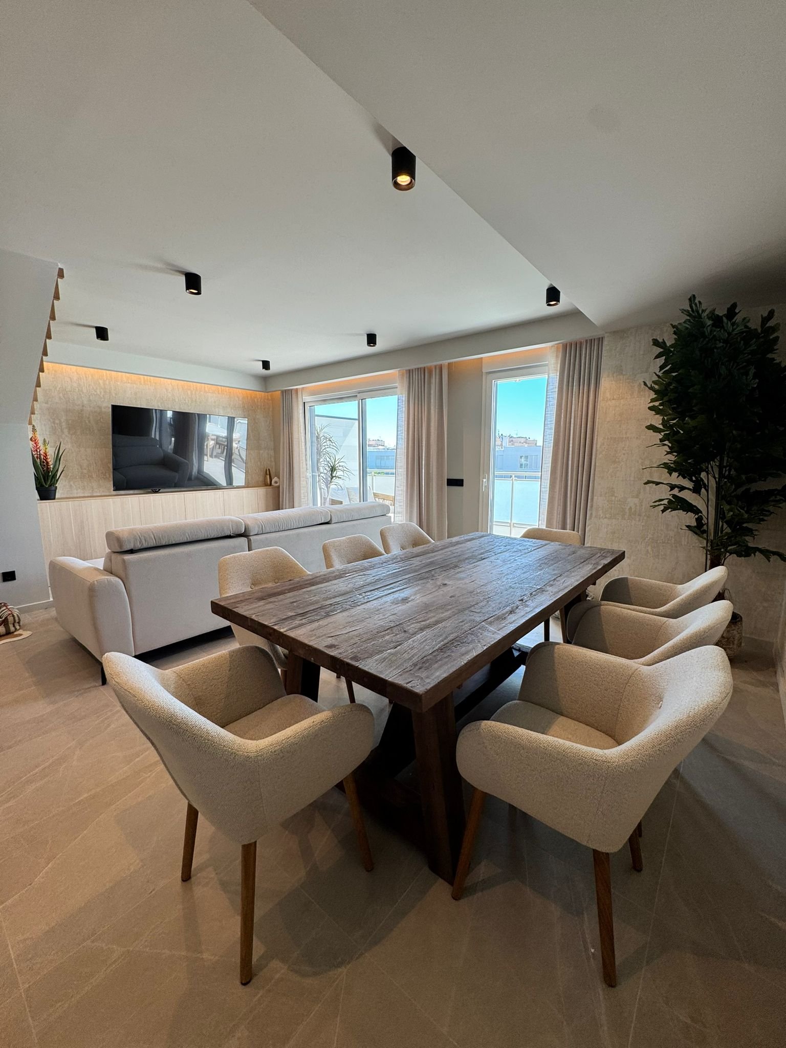Luxury New-Build Penthouse in Playa d’en Bossa – Available from Mid July to October
