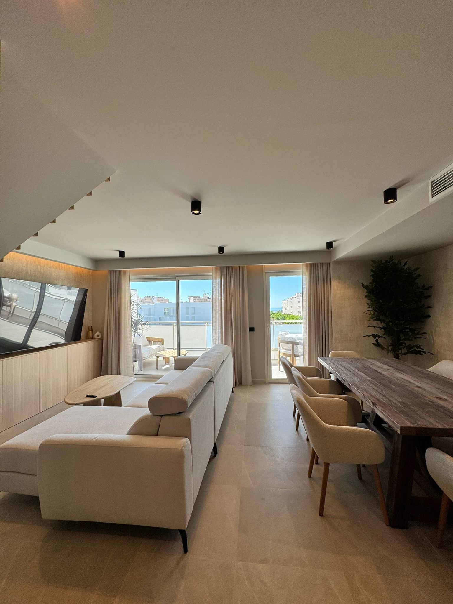 Luxury New-Build Penthouse in Playa d’en Bossa – Available from Mid July to October