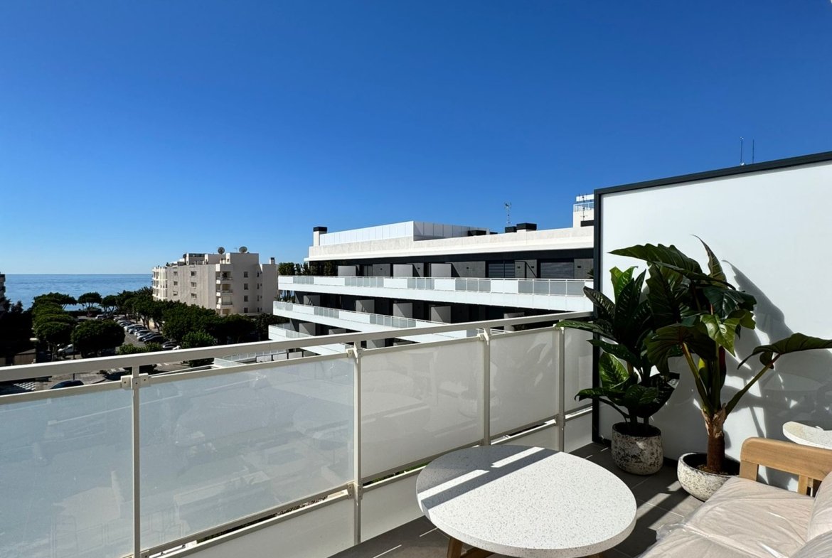 Luxury New-Build Penthouse in Playa d’en Bossa – Available from Mid July to October