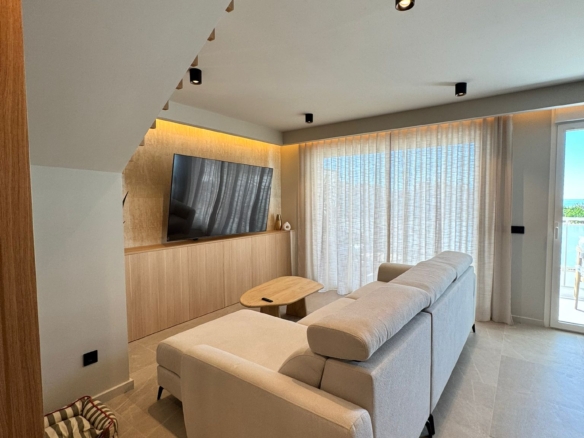 Luxury New-Build Penthouse in Playa d’en Bossa – Available from Mid July to October
