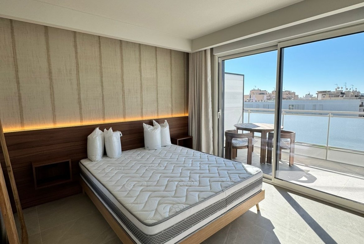 Luxury New-Build Penthouse in Playa d’en Bossa – Available from Mid July to October