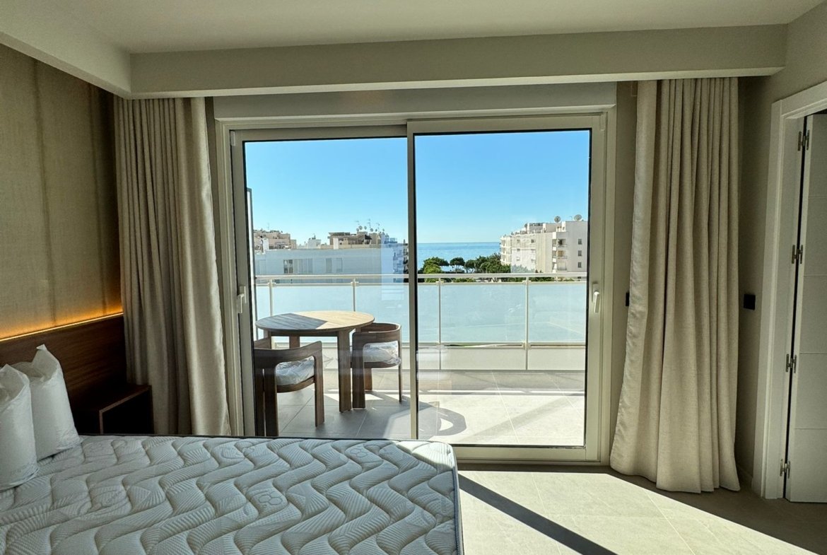 Luxury New-Build Penthouse in Playa d’en Bossa – Available from Mid July to October