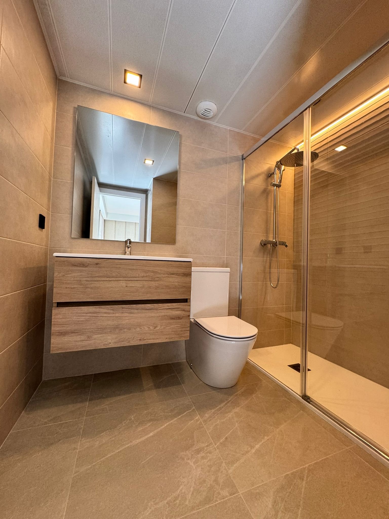 Luxury New-Build Penthouse in Playa d’en Bossa – Available from Mid July to October