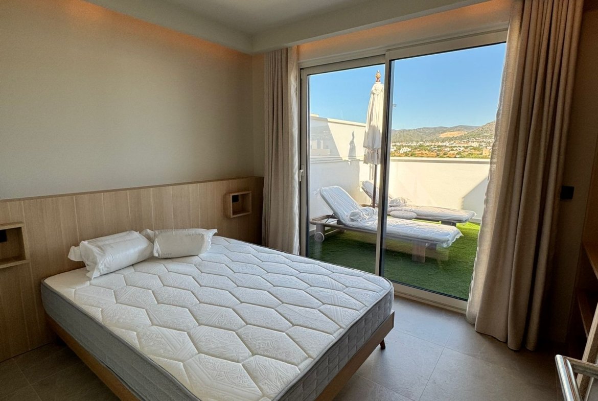 Luxury New-Build Penthouse in Playa d’en Bossa – Available from Mid July to October