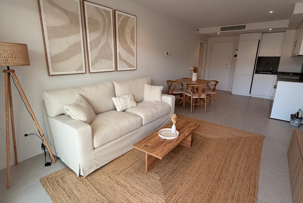 Luxury 2-Bedroom Apartment in Playa d’en Bossa for Summer Rent