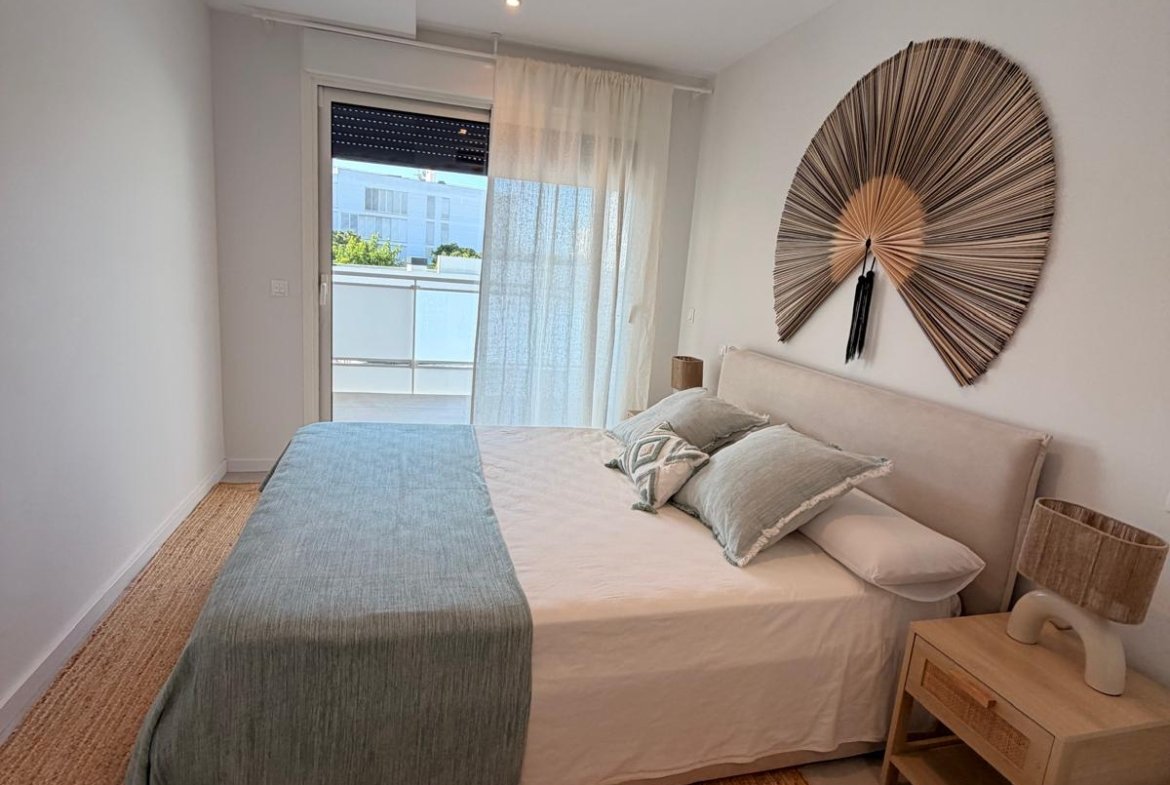 Luxury 2-Bedroom Apartment in Playa d’en Bossa for Summer Rent