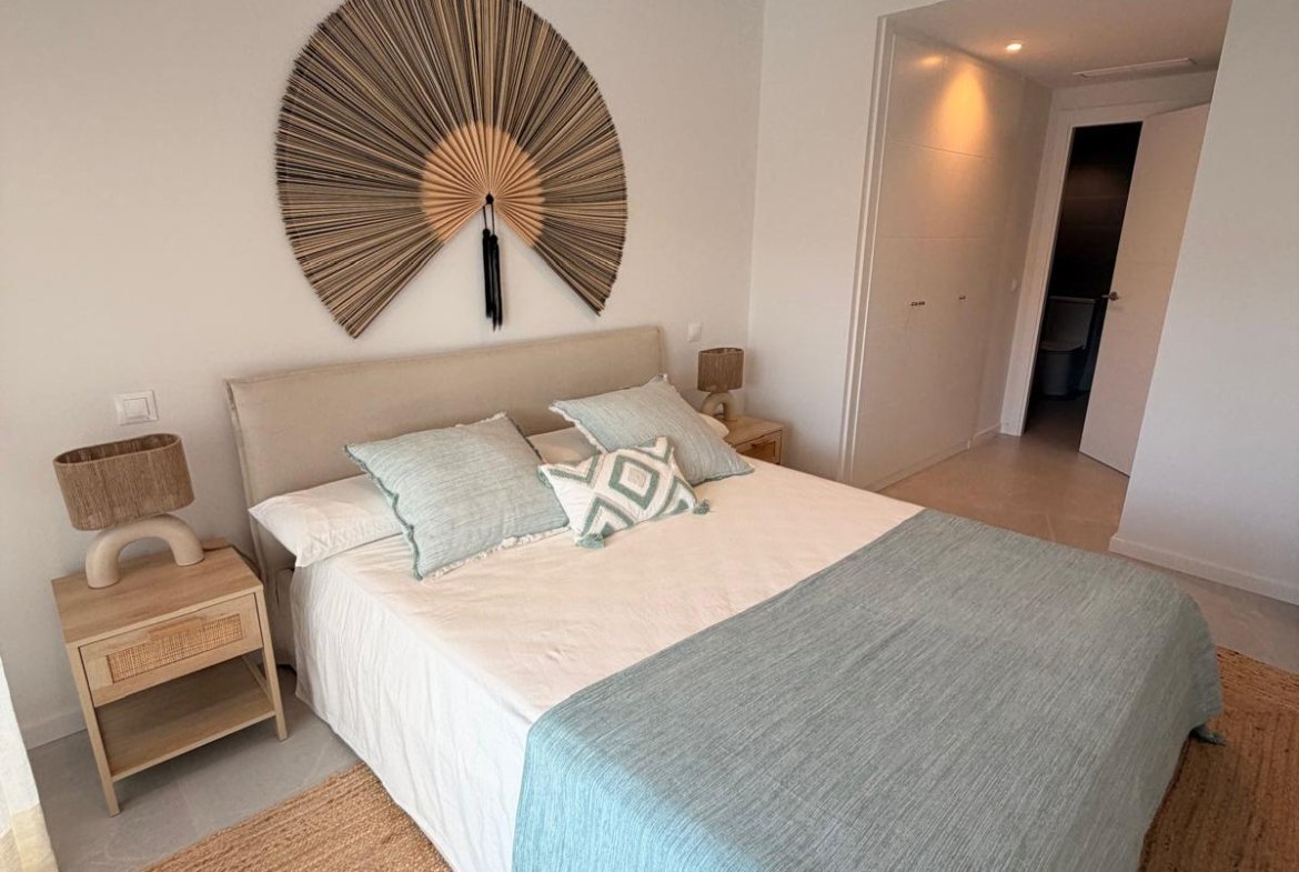 Luxury 2-Bedroom Apartment in Playa d’en Bossa for Summer Rent