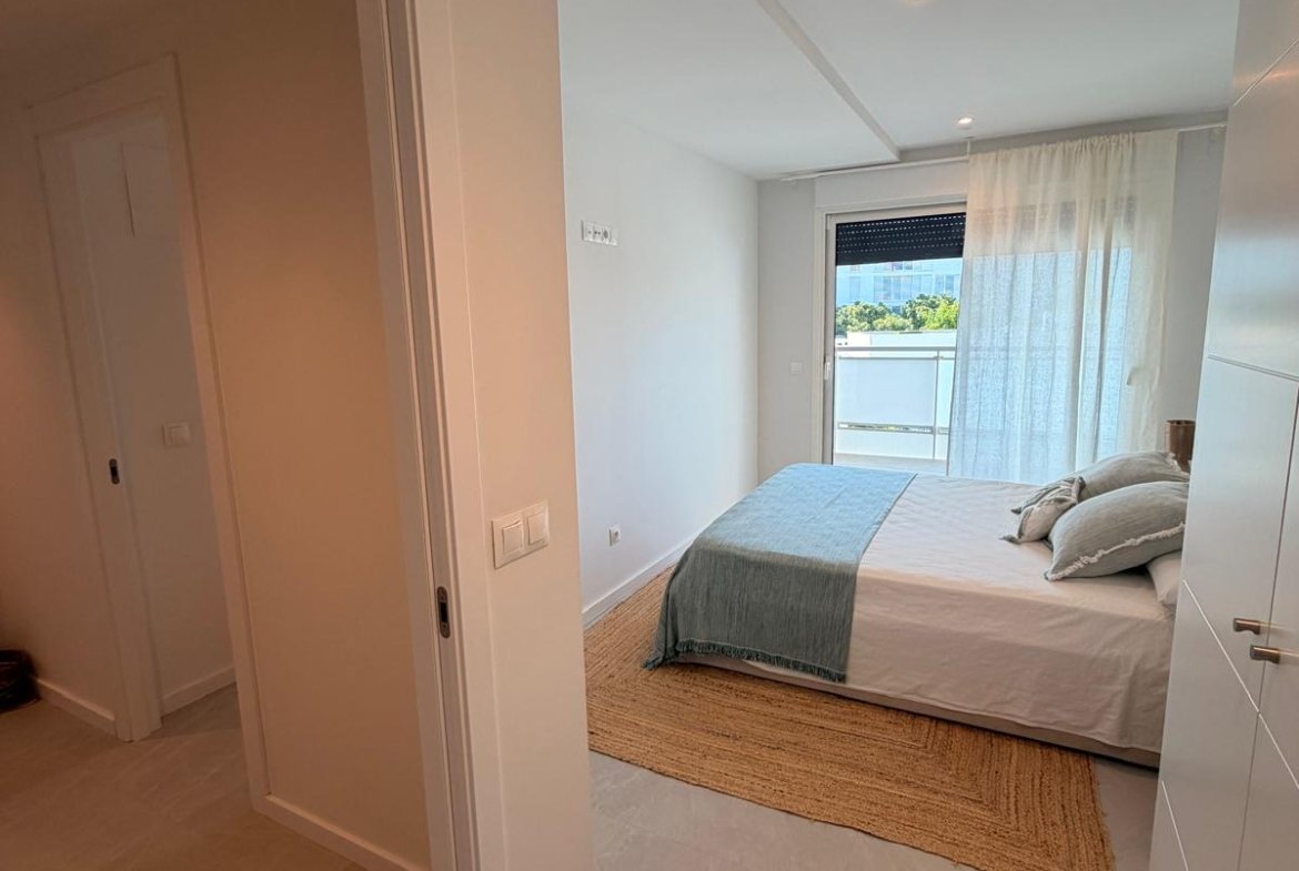 Luxury 2-Bedroom Apartment in Playa d’en Bossa for Summer Rent