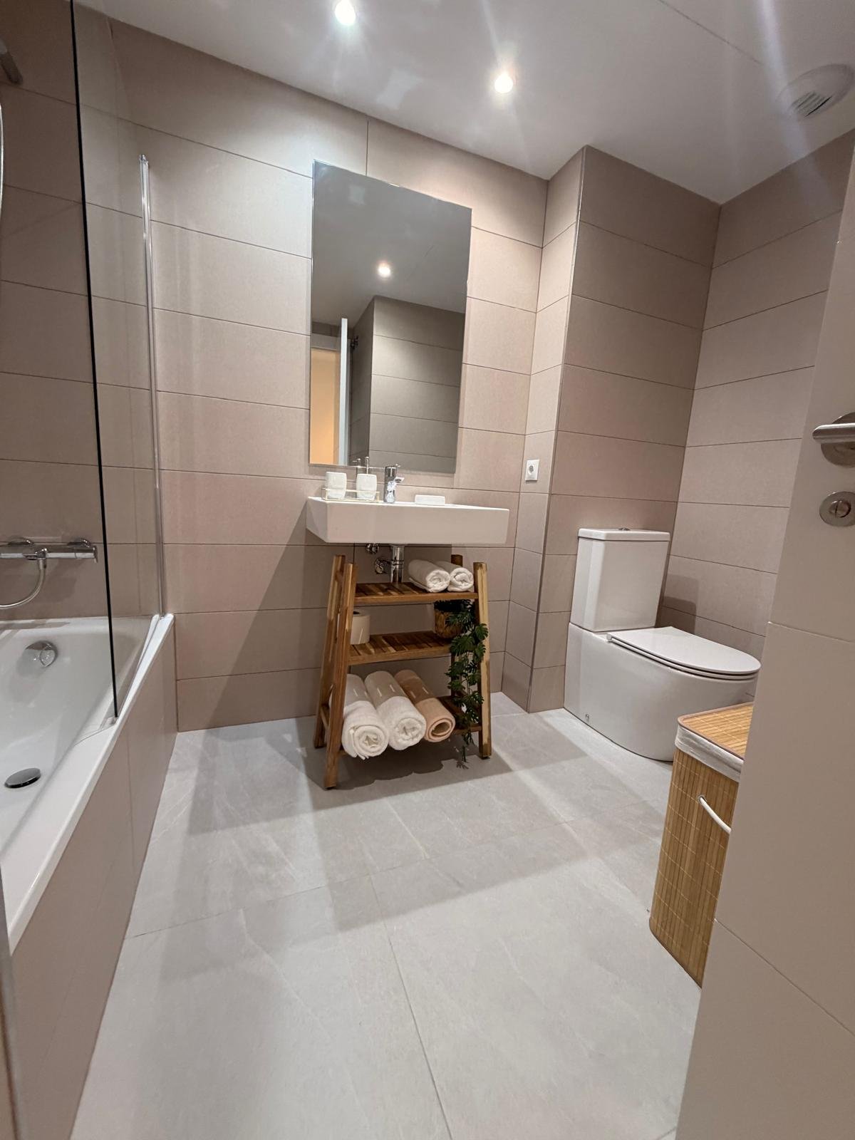 PHOTO-2026-06-10-16-23-25 Luxury 2-Bedroom Apartment in Playa d’en Bossa for Summer Rent