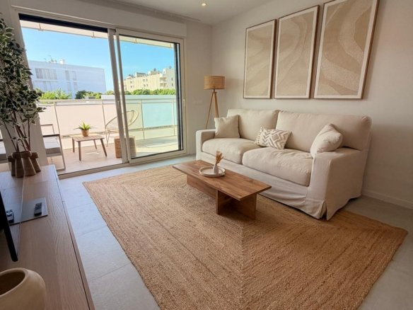 Luxury 2-Bedroom Apartment in Playa d’en Bossa for Summer Rent