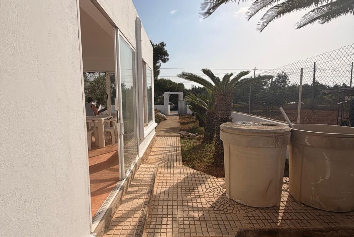 Casita Near the Airport Available for Longterm Rent