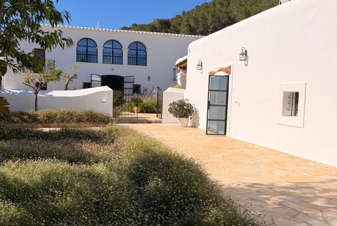 Luxury Countryside Estate for Annual Rent in San Lorenzo