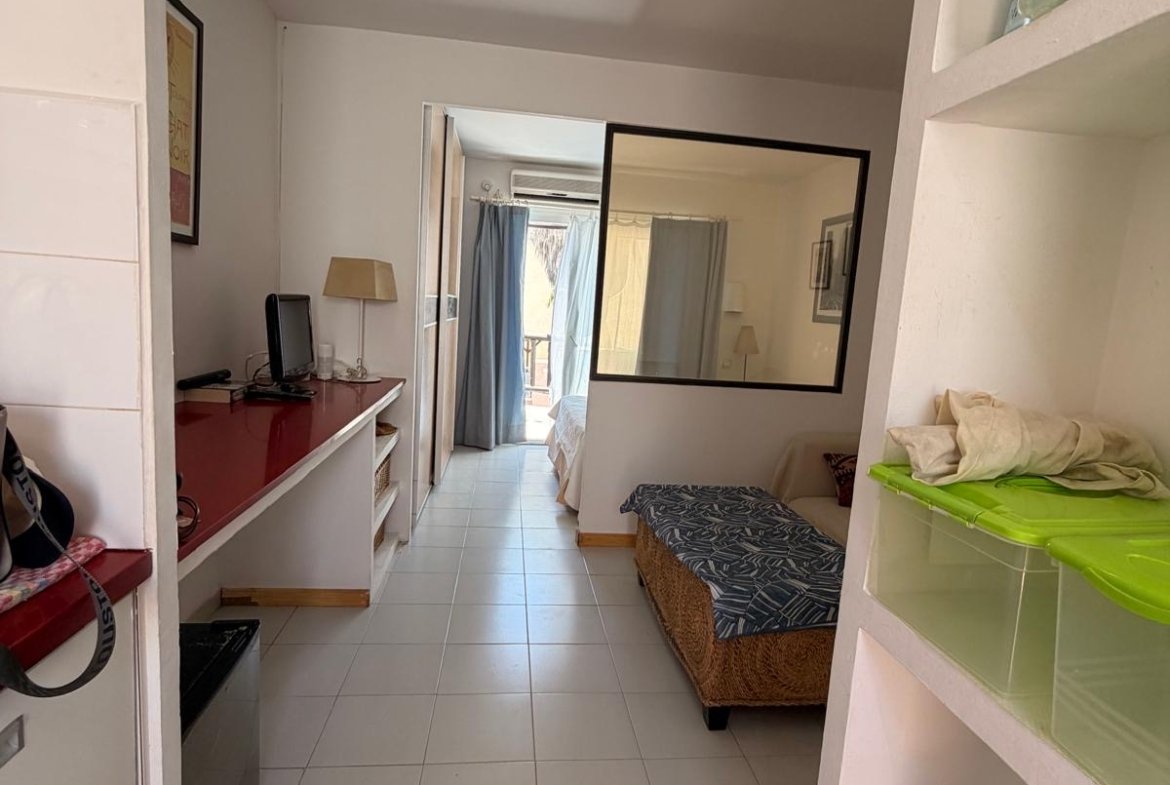 Long-Term Studio Rental in Siesta