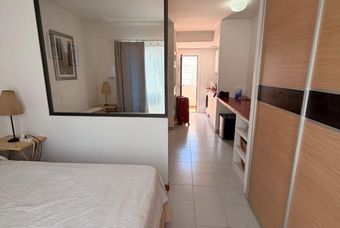 Long-Term Studio Rental in Siesta