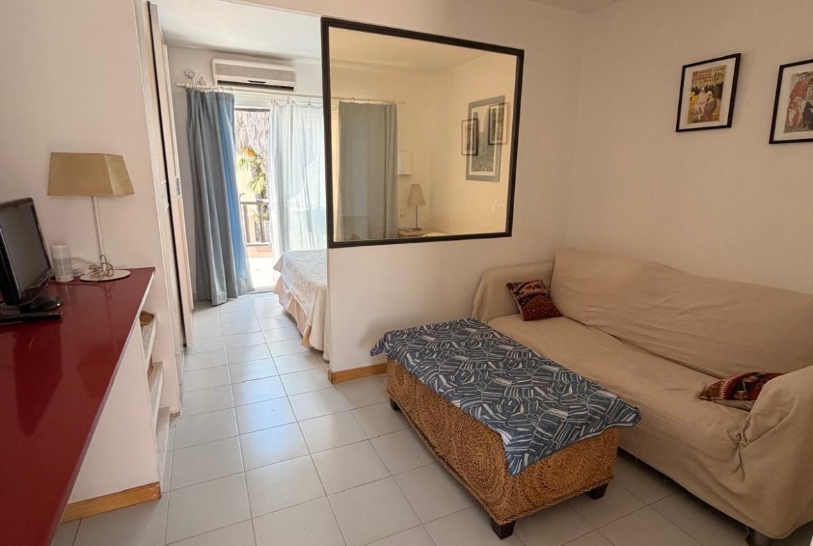 Long-Term Studio Rental in Siesta