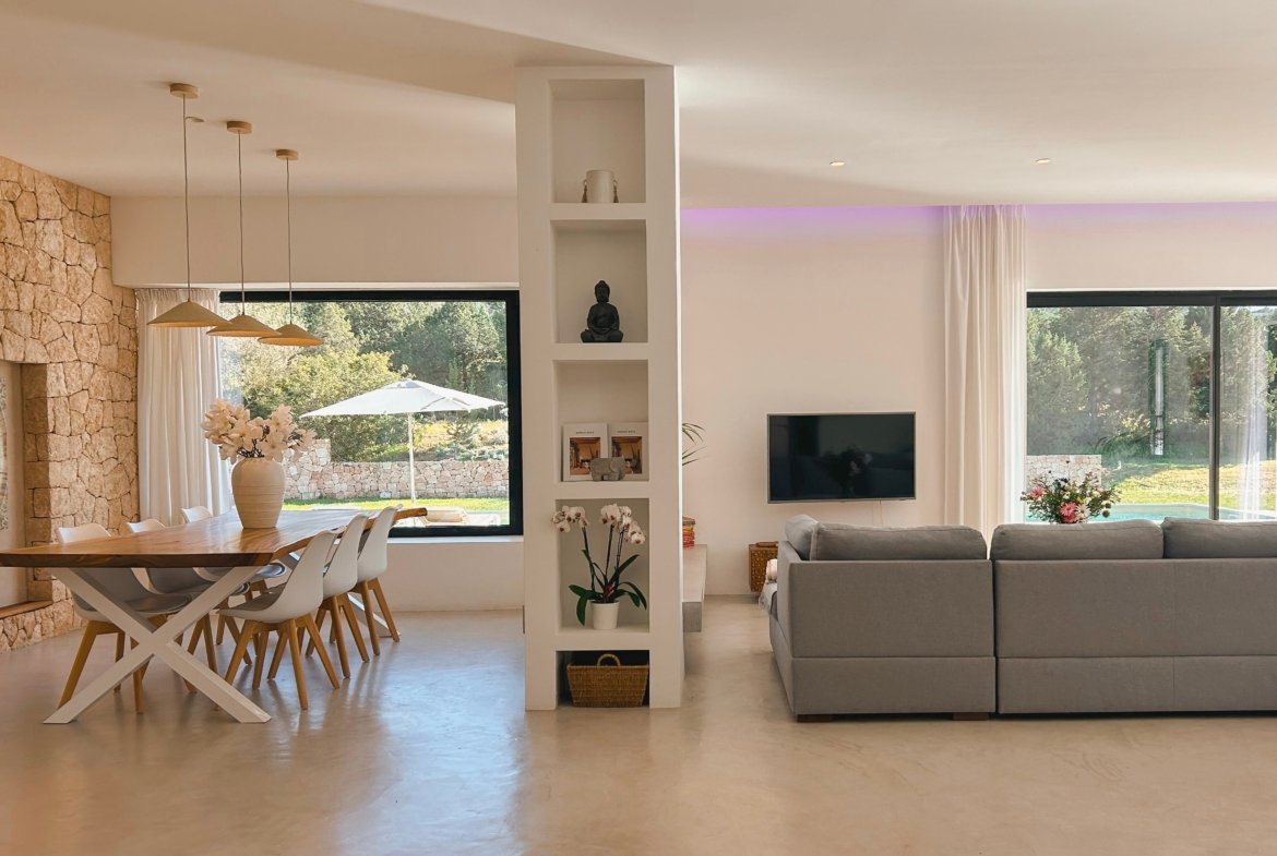 Amazing 3-Bedroom Villa in San Josep for October 2026