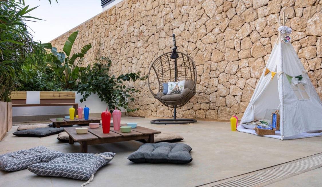 Luxury Penthouse in Playa d’en Bossa Available for Summer Rent